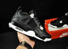 Nike Air Jordan Retro 4