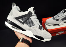 Nike Air Jordan Retro 4